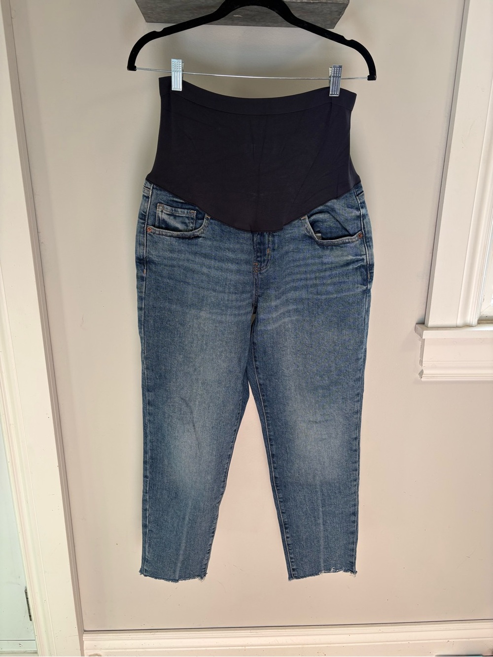 Old Navy Blue Cropped Maternity Jeans with Black Panel